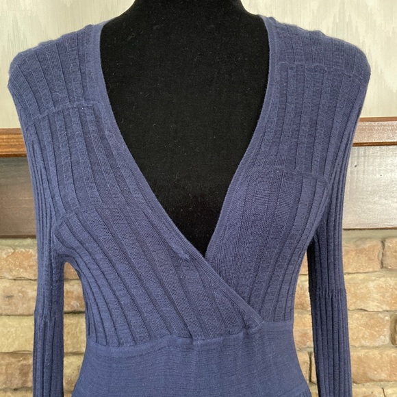 Elegant Navy Blue Knit Dress - Picture 2 of 9
